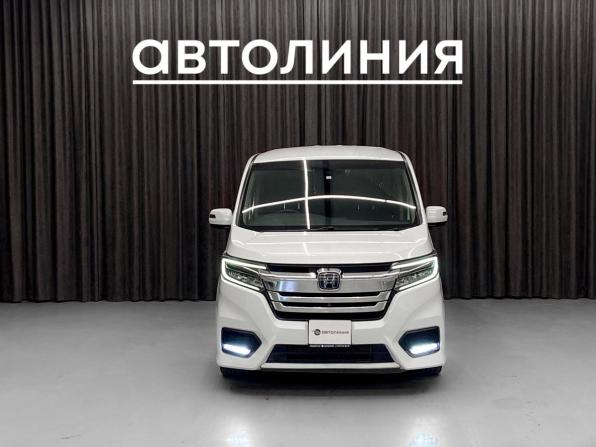 Honda Stepwgn V Рестайлинг с пробегом 2020 года, цена 2 340 000 рублей, 72000 км, минивэн, Автокод Объявления