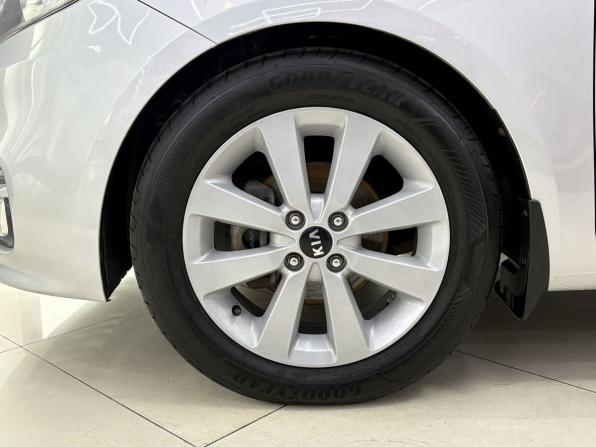 Kia Rio III Рестайлинг с пробегом 2015 года, цена 1 299 000 рублей, 118577 км, седан, Автокод Объявления