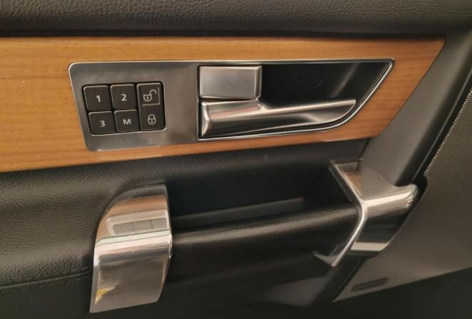 Land Rover Discovery IV Рестайлинг с пробегом 2015 года, цена 2 660 000 рублей, 157000 км, внедорожник, Автокод Объявления