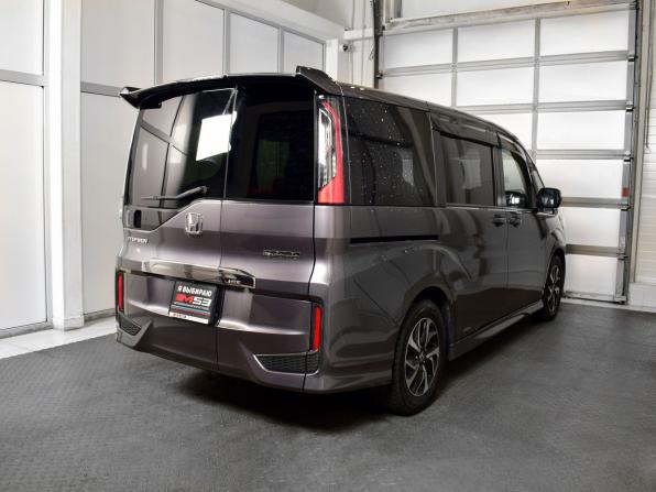 Honda Stepwgn V Рестайлинг с пробегом 2019 года, цена 2 119 995 рублей, 117247 км, минивэн, Автокод Объявления