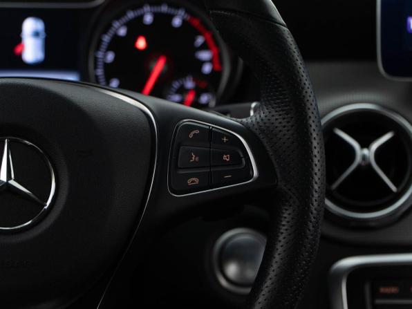 Mercedes-Benz GLA I (X156) Рестайлинг с пробегом 2019 года, цена 2 970 111 рублей, 41944 км, внедорожник, Автокод Объявления