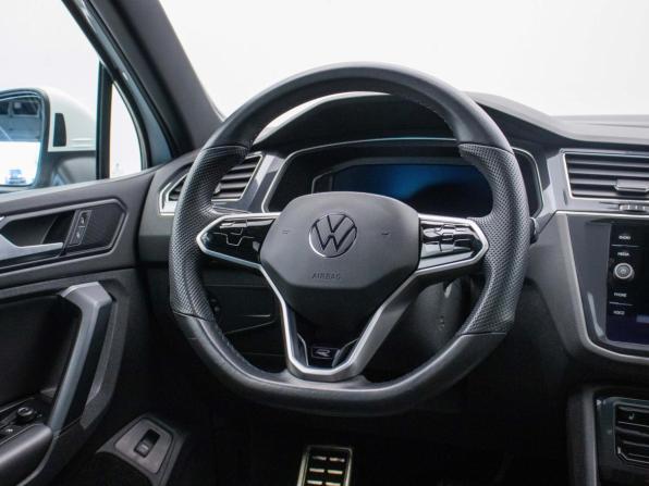 Volkswagen Tiguan II Рестайлинг с пробегом 2021 года, цена 4 290 000 рублей, 23659 км, внедорожник, Автокод Объявления