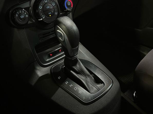 Ford Fiesta Mk6 Рестайлинг с пробегом 2015 года, цена 829 990 рублей, 106132 км, седан, Автокод Объявления