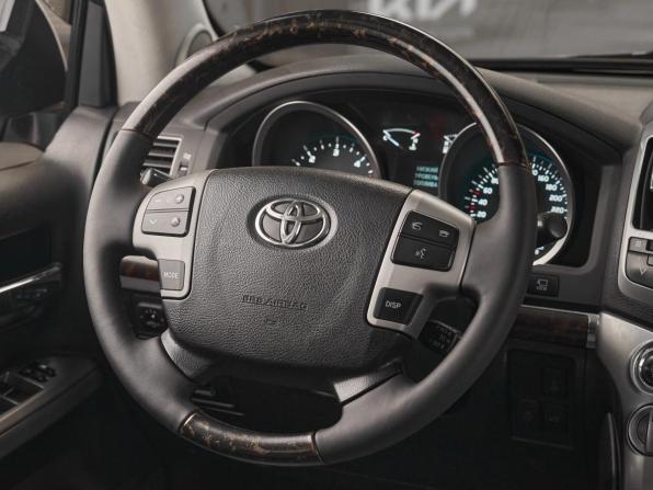 Toyota Land Cruiser 200 Series Рестайлинг 1 с пробегом 2012 года, цена 3 249 000 рублей, 175400 км, внедорожник, Автокод Объявления