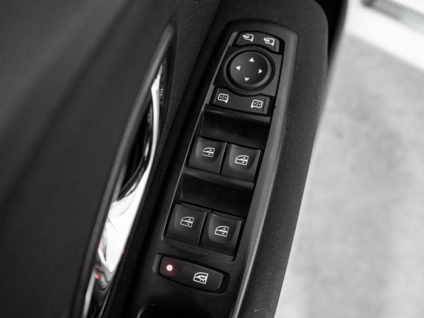 Renault Fluence I Рестайлинг с пробегом 2015 года, цена 775 000 рублей, 152091 км, седан, Автокод Объявления