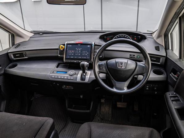 Honda Freed I Рестайлинг 2 с пробегом 2014 года, цена 1 330 000 рублей, 168282 км, компактвэн, Автокод Объявления