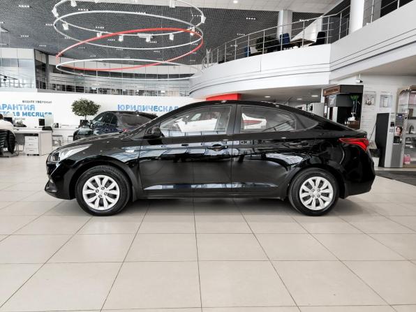 Hyundai Solaris II с пробегом 2017 года, цена 1 099 000 рублей, 101950 км, седан, Автокод Объявления