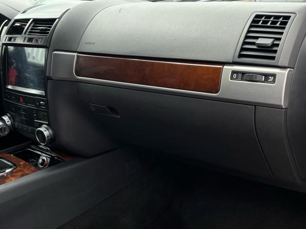 Volkswagen Touareg I Рестайлинг с пробегом 2009 года, цена 1 080 000 рублей, 281355 км, внедорожник, Автокод Объявления