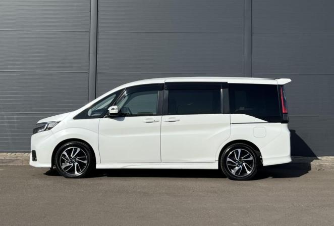 Honda Stepwgn V Рестайлинг с пробегом 2019 года, цена 2 620 000 рублей, 49845 км, минивэн, Автокод Объявления