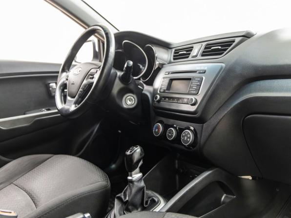 Kia Rio III Рестайлинг с пробегом 2016 года, цена 908 000 рублей, 198060 км, седан, Автокод Объявления