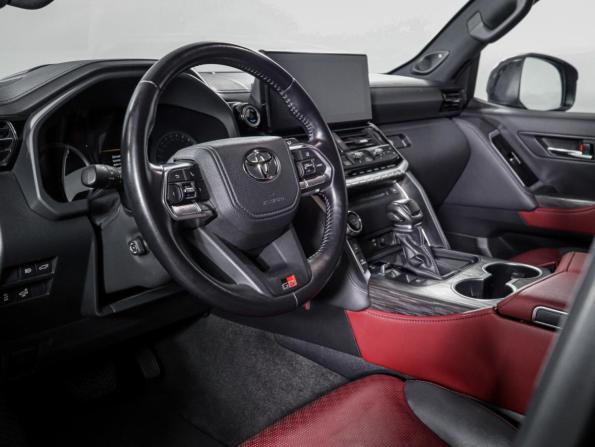 Toyota Land Cruiser 300 Series с пробегом 2022 года, цена 9 207 000 рублей, 127541 км, внедорожник, Автокод Объявления