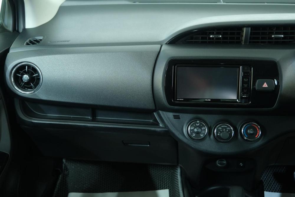 Toyota Vitz III (XP130) Рестайлинг Омск  - изображение 17