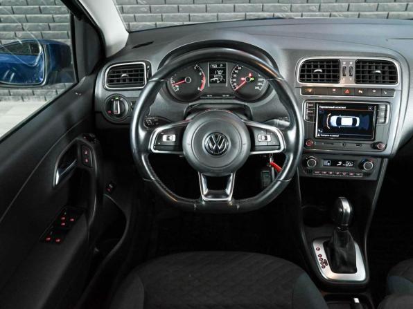 Volkswagen Polo V Рестайлинг с пробегом 2019 года, цена 1 410 000 рублей, 97776 км, седан, Автокод Объявления