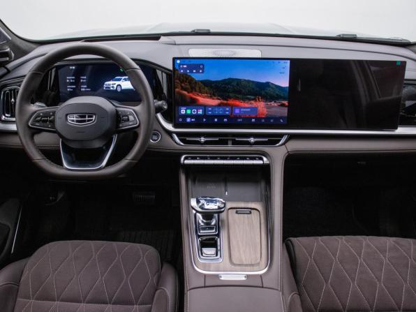 Geely Monjaro I Рестайлинг 2 с пробегом 2025 года, цена 3 840 000 рублей, 4900 км, внедорожник, Автокод Объявления