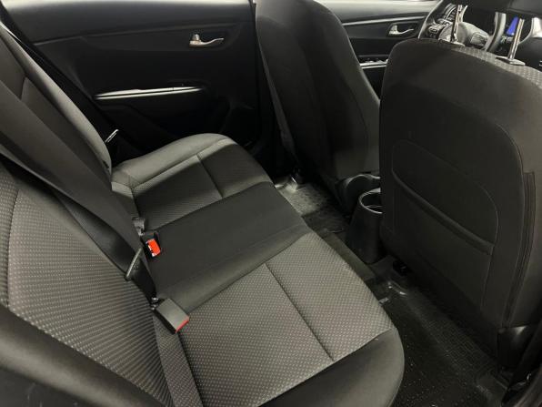 Kia Rio IV Рестайлинг с пробегом 2021 года, цена 1 333 000 рублей, 76404 км, хэтчбек, Автокод Объявления