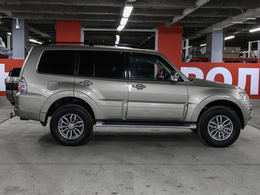 Mitsubishi Pajero IV Рестайлинг 2 Москва  - изображение 4