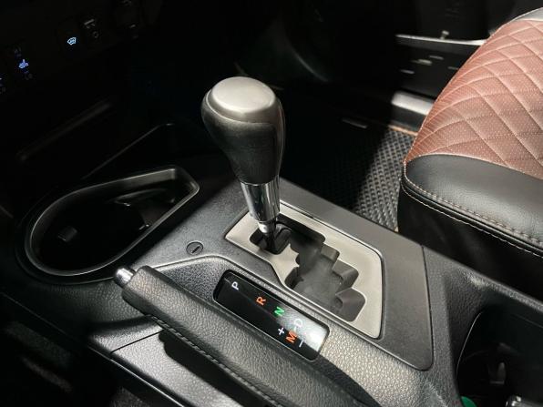 Toyota RAV4 IV (XA40) Рестайлинг с пробегом 2017 года, цена 2 374 000 рублей, 142623 км, внедорожник, Автокод Объявления