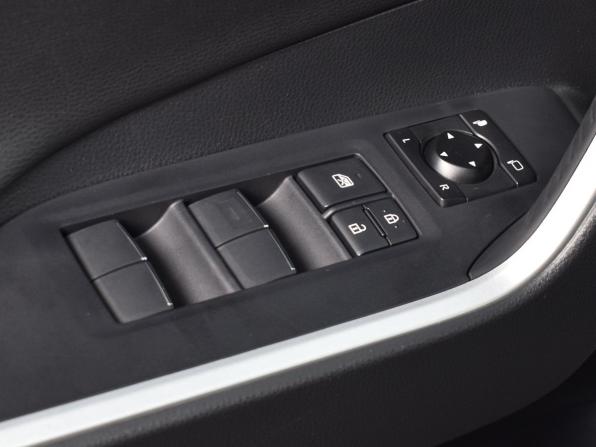 Toyota RAV4 V (XA50) с пробегом 2019 года, цена 3 239 995 рублей, 79062 км, внедорожник, Автокод Объявления