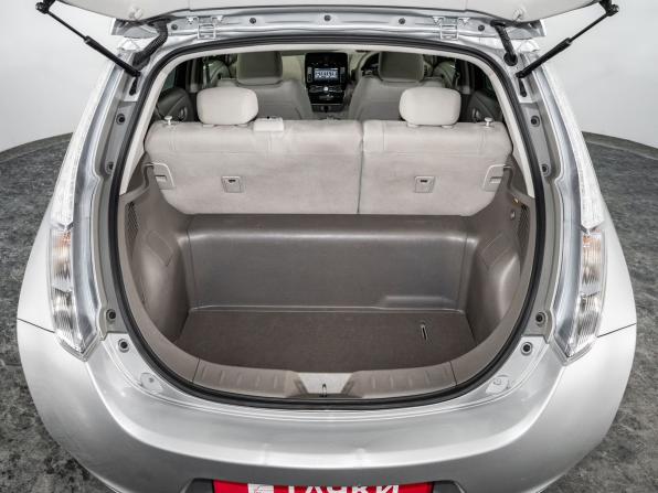 Nissan Leaf I (ZE0/AZE0) с пробегом 2011 года, цена 592 000 рублей, 121954 км, хэтчбек, Автокод Объявления