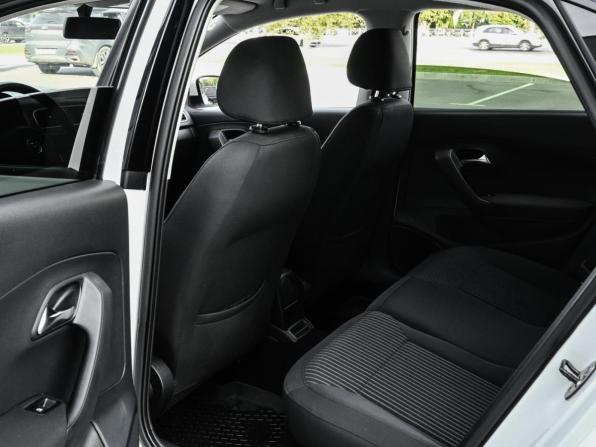 Volkswagen Polo V с пробегом 2015 года, цена 1 185 000 рублей, 97374 км, седан, Автокод Объявления