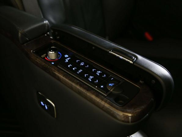Toyota Alphard III Рестайлинг с пробегом 2022 года, цена 5 500 000 рублей, 90029 км, минивэн, Автокод Объявления