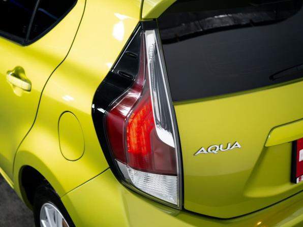 Toyota Aqua I Рестайлинг с пробегом 2015 года, цена 960 500 рублей, 99500 км, хэтчбек, Автокод Объявления