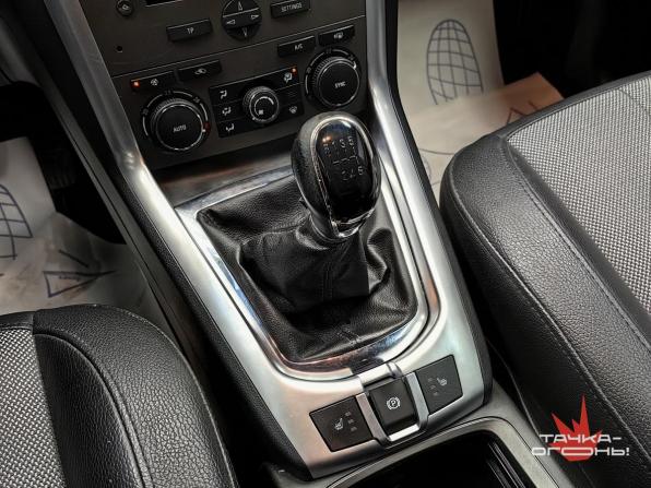 Opel Antara I Рестайлинг с пробегом 2014 года, цена 1 220 000 рублей, 130000 км, внедорожник, Автокод Объявления