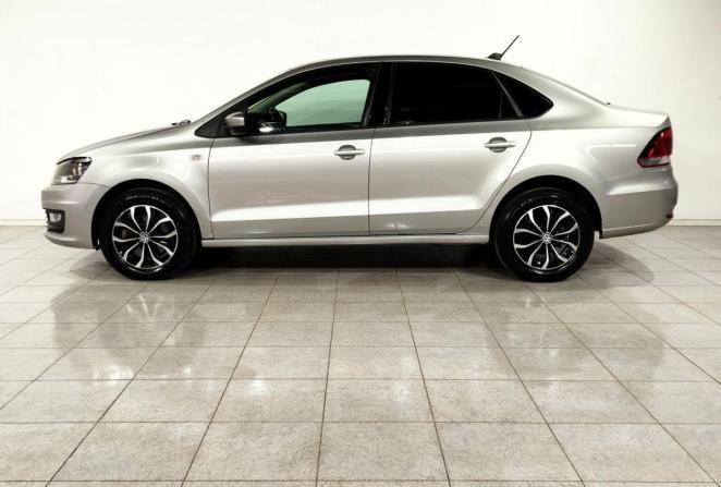 Volkswagen Polo V Рестайлинг с пробегом 2018 года, цена 1 320 000 рублей, 71769 км, седан, Автокод Объявления