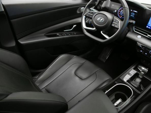 Hyundai Elantra VII (CN7) с пробегом 2022 года, цена 2 190 000 рублей, 55838 км, седан, Автокод Объявления