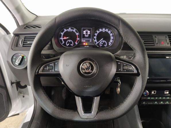 Skoda Rapid I Рестайлинг с пробегом 2017 года, цена 820 000 рублей, 212000 км, лифтбек, Автокод Объявления