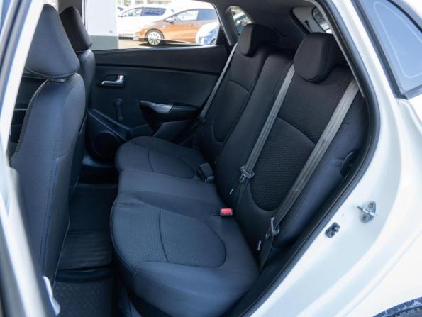 Kia Rio III Рестайлинг с пробегом 2015 года, цена 915 000 рублей, 134396 км, хэтчбек, Автокод Объявления