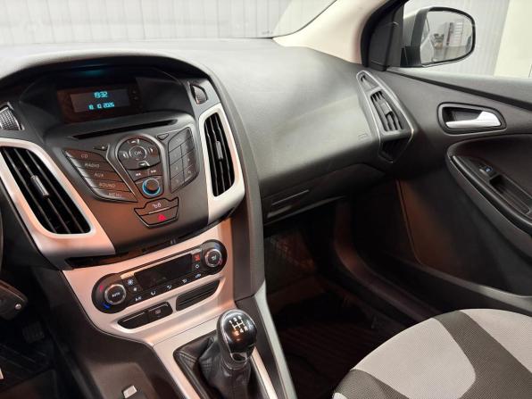 Ford Focus III с пробегом 2013 года, цена 897 000 рублей, 146335 км, седан, Автокод Объявления