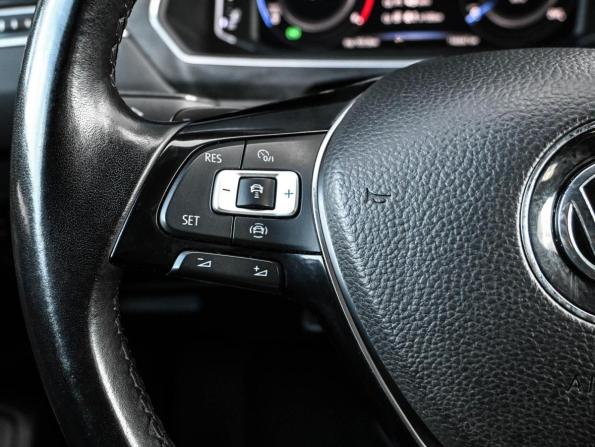 Volkswagen Tiguan II с пробегом 2019 года, цена 2 684 000 рублей, 146666 км, внедорожник, Автокод Объявления