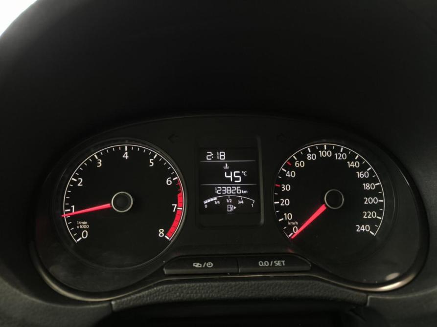 Volkswagen Polo V Рестайлинг Казань  - изображение 16