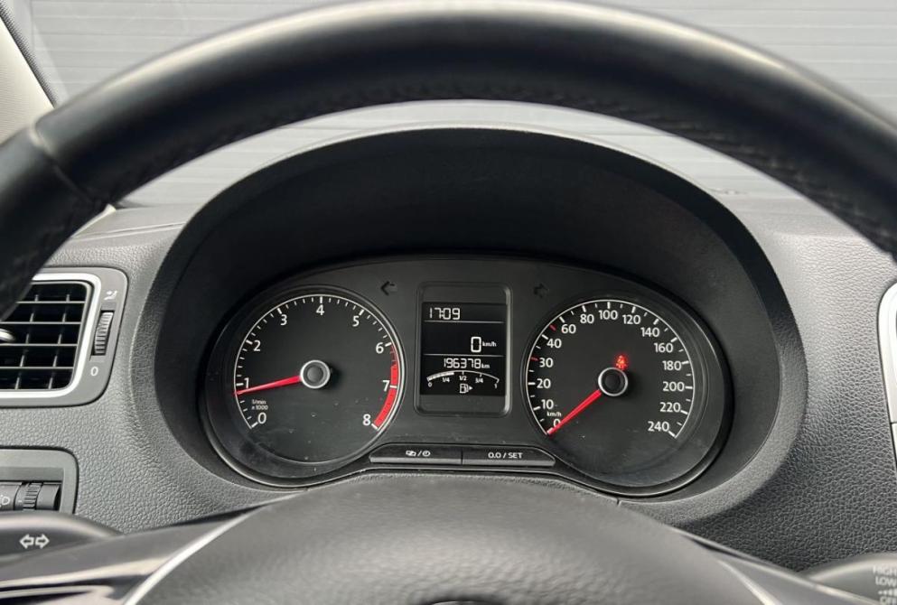 Volkswagen Polo V Красноярск  - изображение 18
