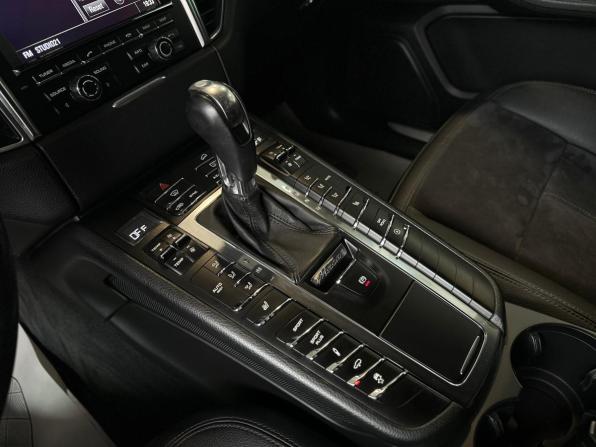 Porsche Macan I с пробегом 2014 года, цена 2 250 000 рублей, 186628 км, внедорожник, Автокод Объявления