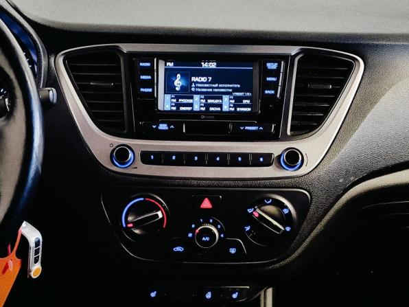 Hyundai Solaris II с пробегом 2018 года, цена 1 189 000 рублей, 164910 км, седан, Автокод Объявления