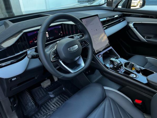 Geely Atlas II с пробегом 2024 года, цена 3 049 000 рублей, 35229 км, внедорожник, Автокод Объявления