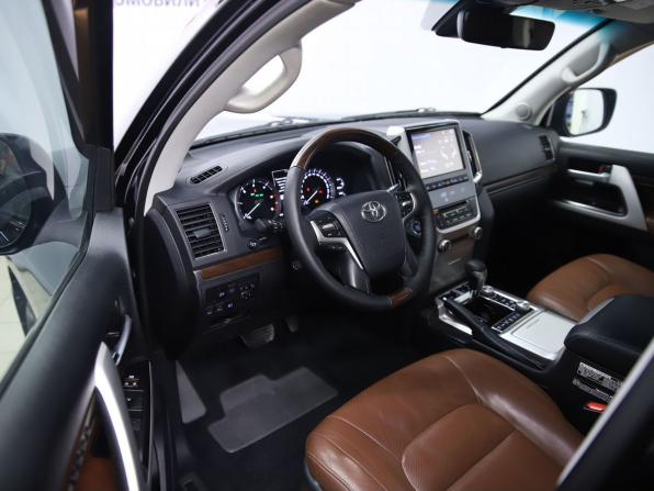 Toyota Land Cruiser 200 Series Рестайлинг 2 с пробегом 2016 года, цена 6 750 000 рублей, 215120 км, внедорожник, Автокод Объявления