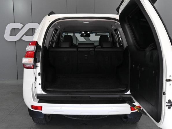 Toyota Land Cruiser Prado 150 Series Рестайлинг 1 с пробегом 2016 года, цена 3 419 000 рублей, 260492 км, внедорожник, Автокод Объявления