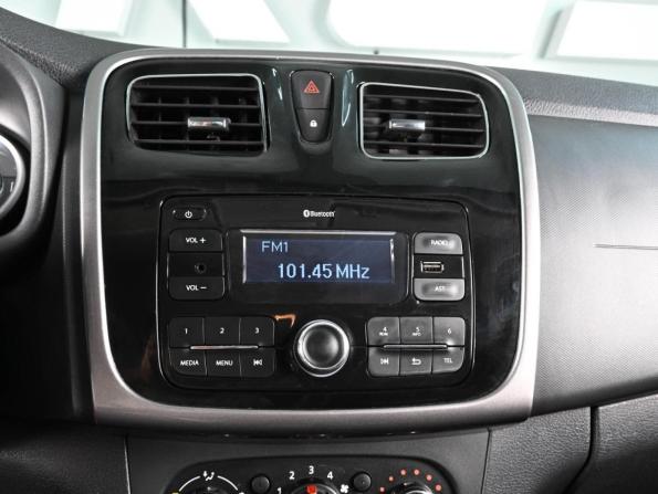 Renault Logan II Рестайлинг с пробегом 2022 года, цена 1 419 000 рублей, 70634 км, седан, Автокод Объявления