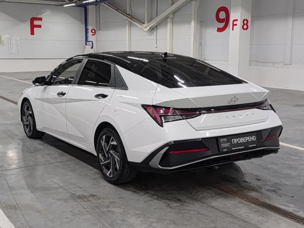 Hyundai Elantra VII (CN7) Рестайлинг с пробегом 2023 года, цена 1 919 000 рублей, 53106 км, седан, Автокод Объявления