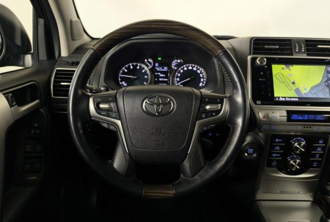 Toyota Land Cruiser Prado 150 Series Рестайлинг 2 с пробегом 2017 года, цена 5 050 000 рублей, 102136 км, внедорожник, Автокод Объявления