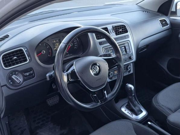 Volkswagen Polo V Рестайлинг с пробегом 2016 года, цена 1 150 000 рублей, 79747 км, седан, Автокод Объявления
