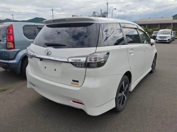 Toyota Wish II Рестайлинг с пробегом 2016 года, цена 1 600 000 рублей, 86892 км, минивэн, Автокод Объявления