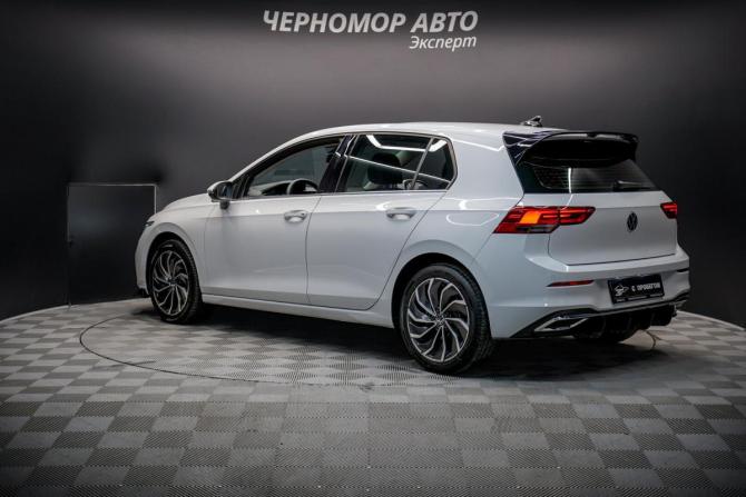 Volkswagen Golf VIII с пробегом 2022 года, цена 2 455 000 рублей, 61561 км, хэтчбек, Автокод Объявления