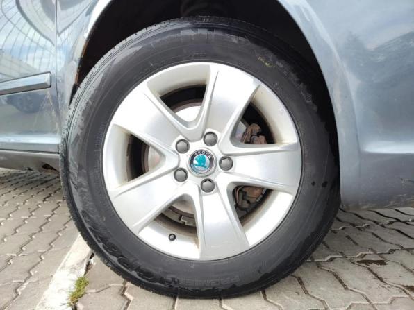 Skoda Octavia II (A5) Рестайлинг с пробегом 2011 года, цена 568 880 рублей, 278565 км, лифтбек, Автокод Объявления