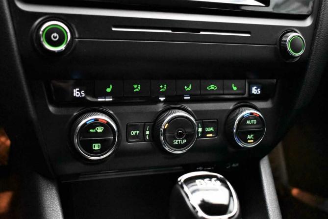 Skoda Octavia III (A7) с пробегом 2015 года, цена 1 205 000 рублей, 118284 км, лифтбек, Автокод Объявления