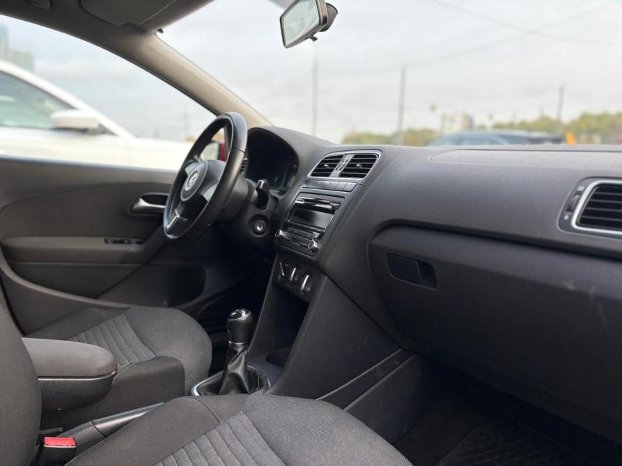 Volkswagen Polo V Череповец  - изображение 13