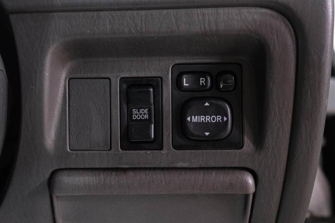 Toyota Noah IV (R90) с пробегом 1999 года, цена 759 000 рублей, 469000 км, минивэн, Автокод Объявления